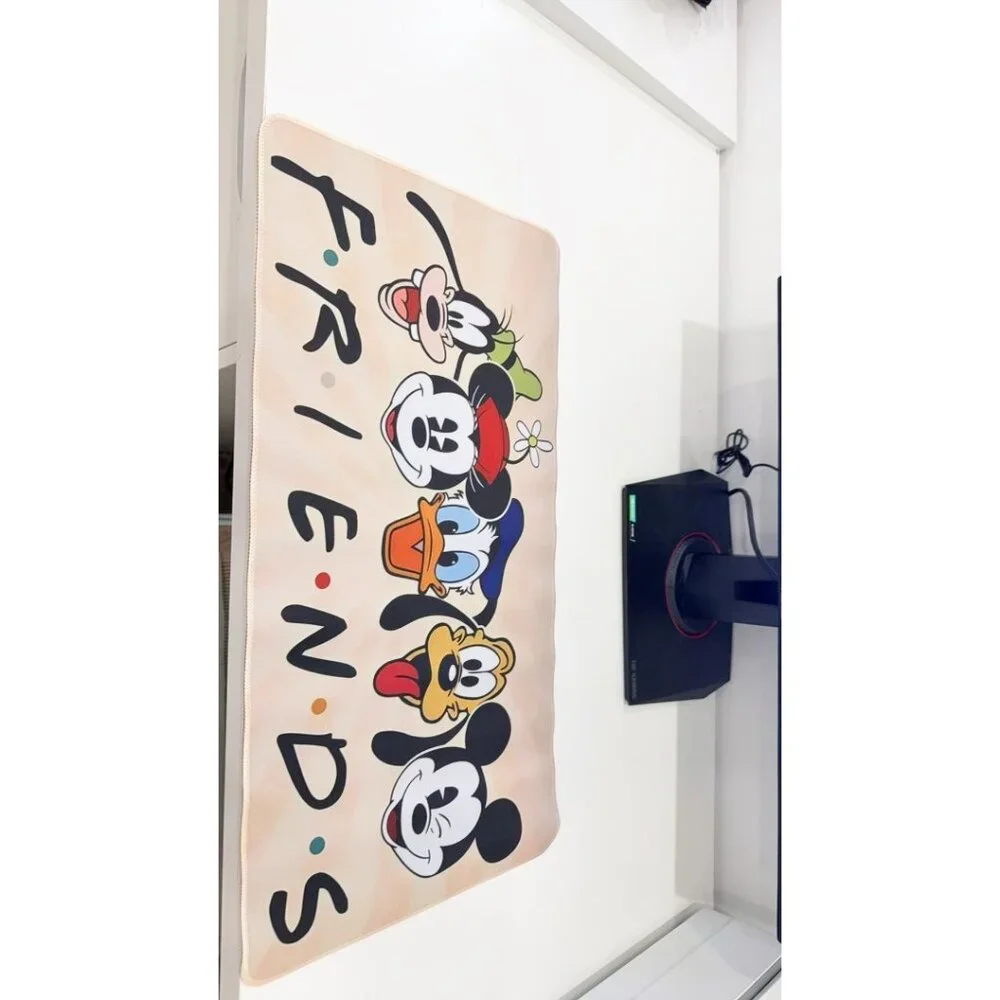 Cartoon Friends Pattern Extended Mouse Pad: Large Non-Slip Desk Mat for Gaming &